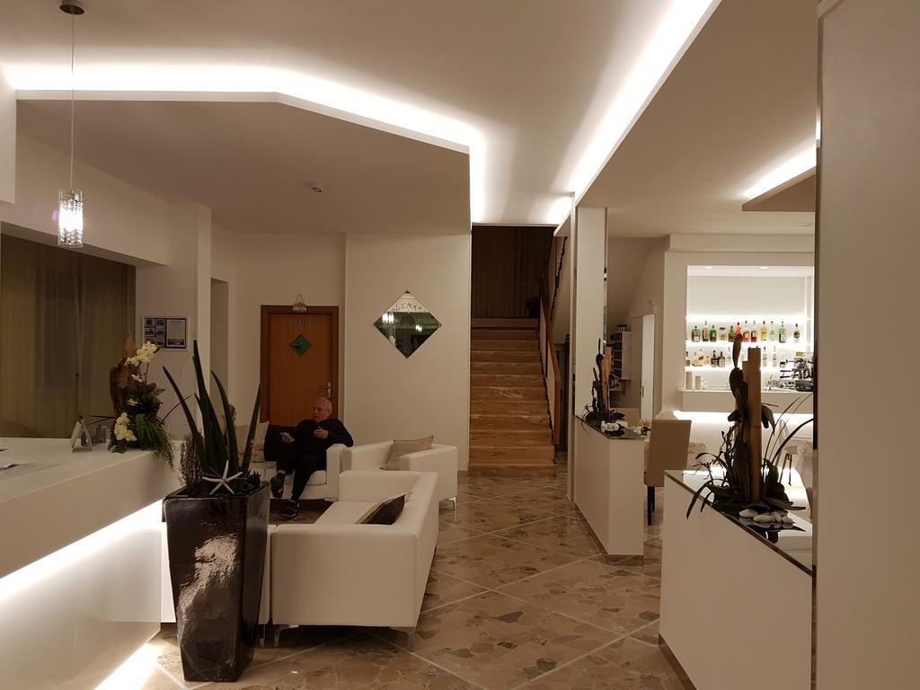 Hotel Solemare Cesenatico Buitenkant foto